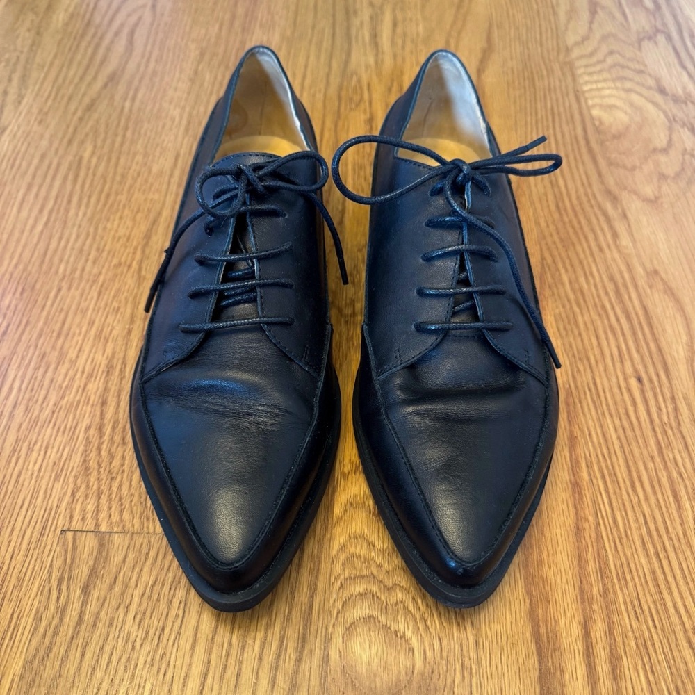 Scandinavian Pointed Leather Oxford